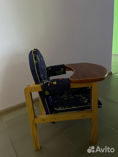 Деревянный детский стул для кормления