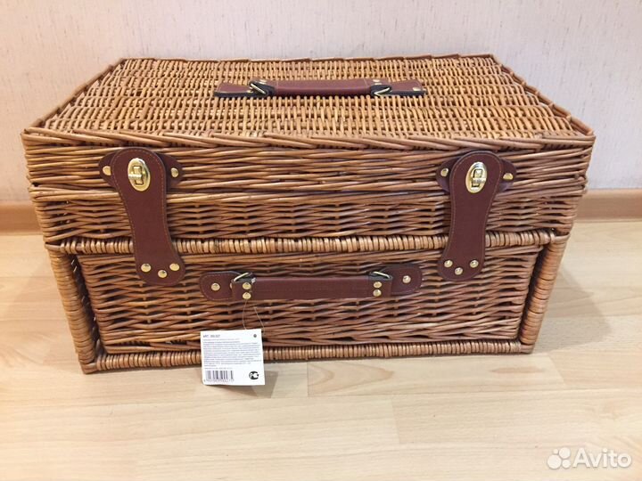 Набор для пикника в чемодане