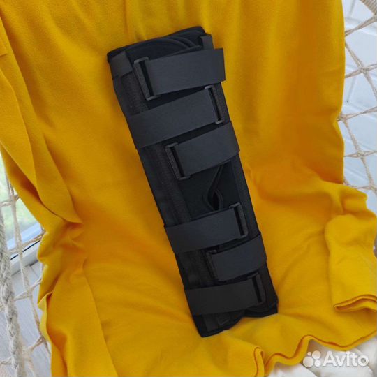 Тутор на коленный сустав