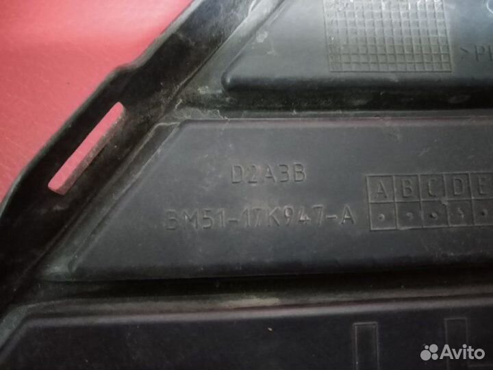 Решетка бампера передняя левая Ford Focus 3