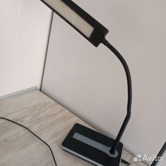 Лампа настольная