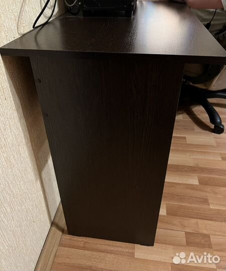 Письменный стол