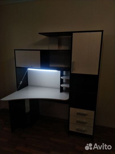 Компьютерный стол