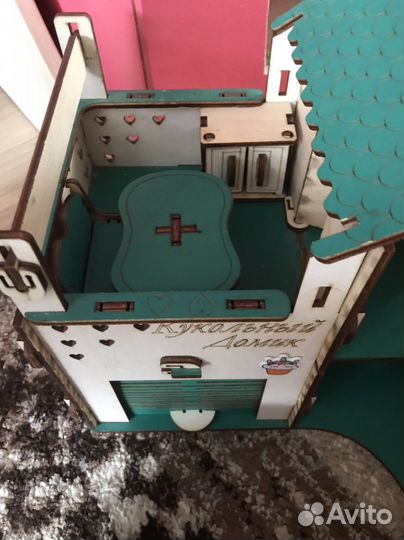 Кукольный домик с мебелью