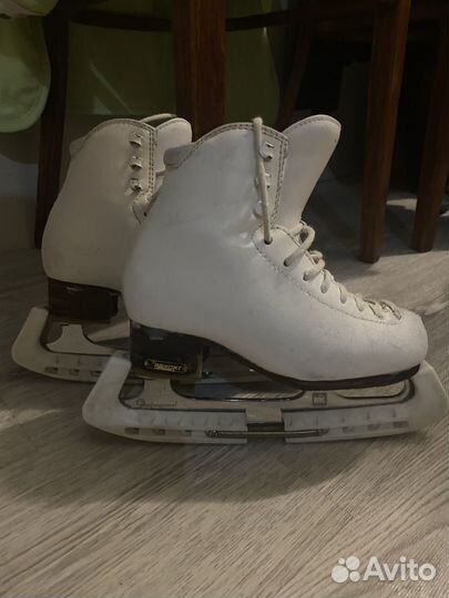 Фигурные коньки risport