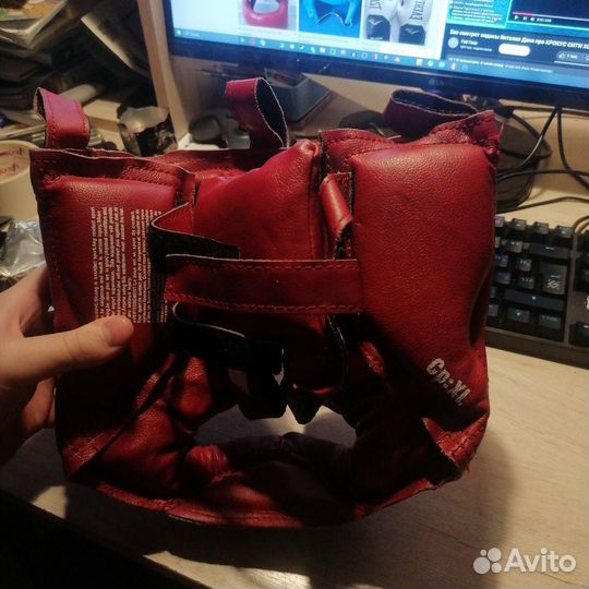 Боксерский шлем everlast красный