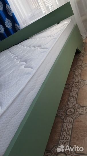 Кровать из массива дерева