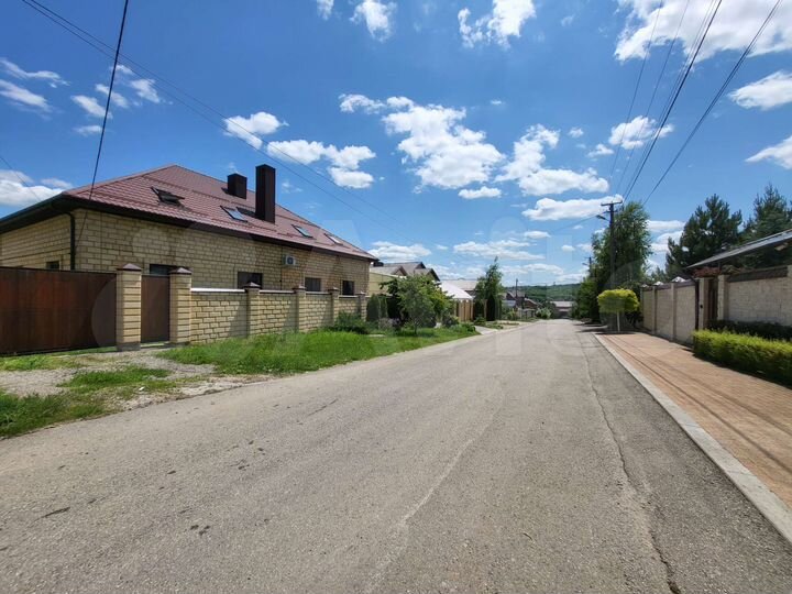 Дом 201 м² на участке 5 сот.