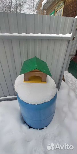 Кормушка для птиц из дерева