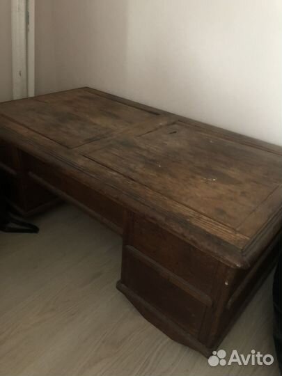 Антикварный стол