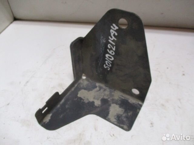 Кронштейн осушителя renault 5010621494
