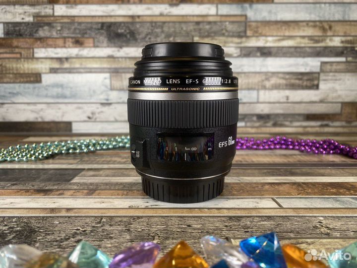 Макрообъектив Canon EF-S 60mm f/2.8 Macro USM