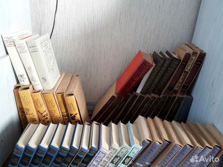 Много разных книг