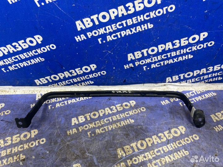 Крепление бензобака Ford Focus 2 седан 2006