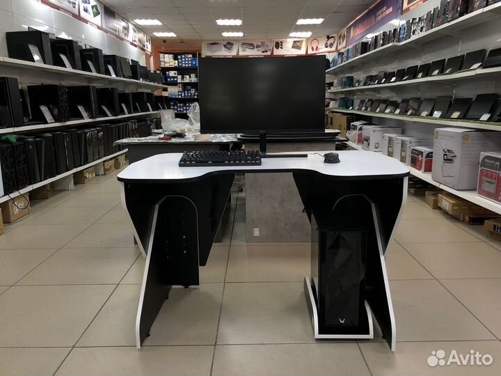 Игровой компьютерный стол Aero \ Магазин