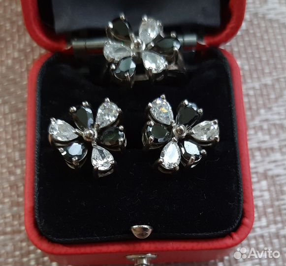 Серьги серебрянные, ожерелье