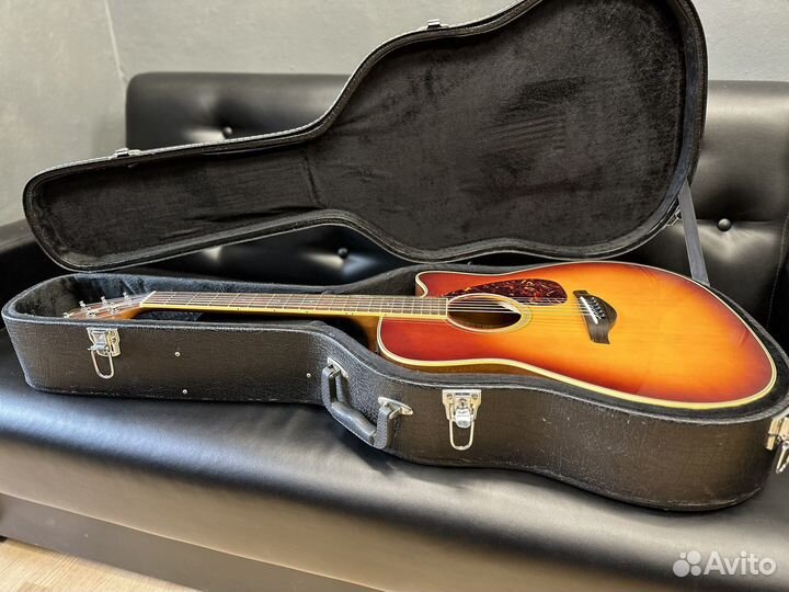 Электроакустическая гитара yamaha