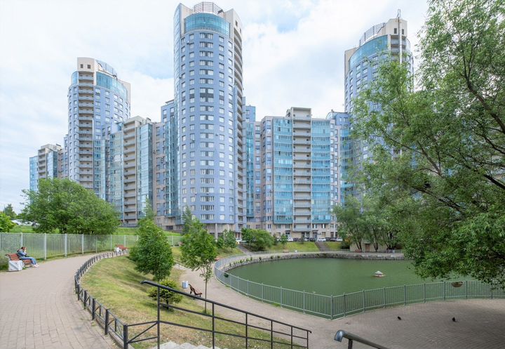 2-к. квартира, 82,1 м², 8/25 эт.