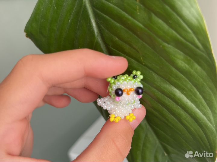 Амигуруми из бисера утка в костюме лягушки