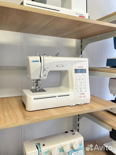 Швейная машина Juki Majestic M-200e