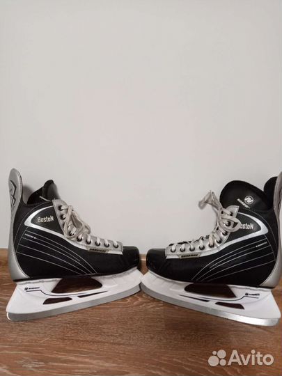 Коньки хоккейные