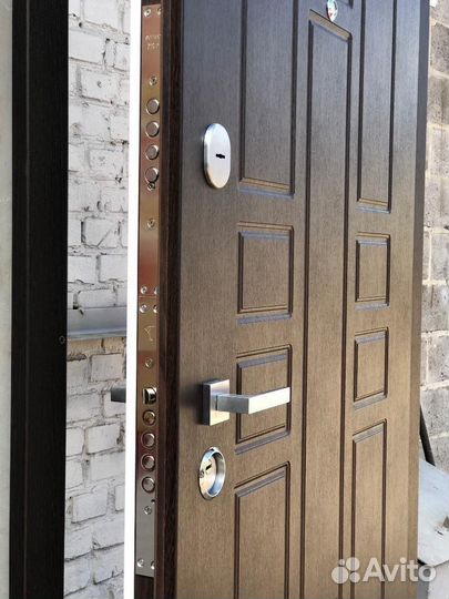 Входная дверь