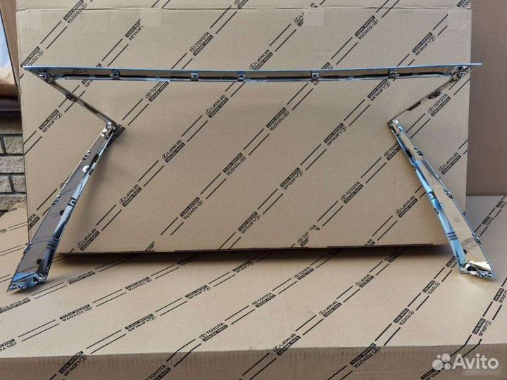 Хром решетки радиатора Lexus Rx 4