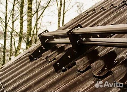 Снегозадержатели – безопасность для вашего участка