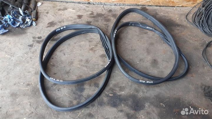 Уплотнитель двери задней Opel Meriva A 2003-2010