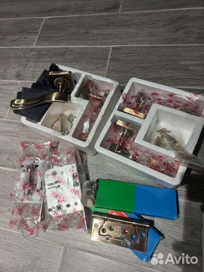 Ручки дверные, завертки, замки врезные