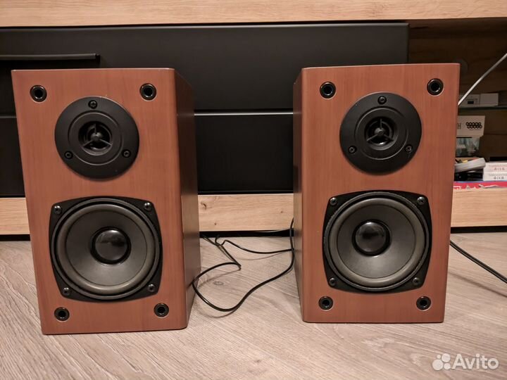 Колонки Sven SPS-611S