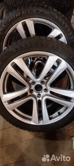 Зимняя резина на дисках Bentley 275 40 r20