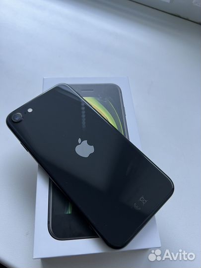 iPhone SE, 128 ГБ