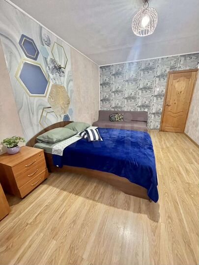 2-к. квартира, 72 м², 1/10 эт.