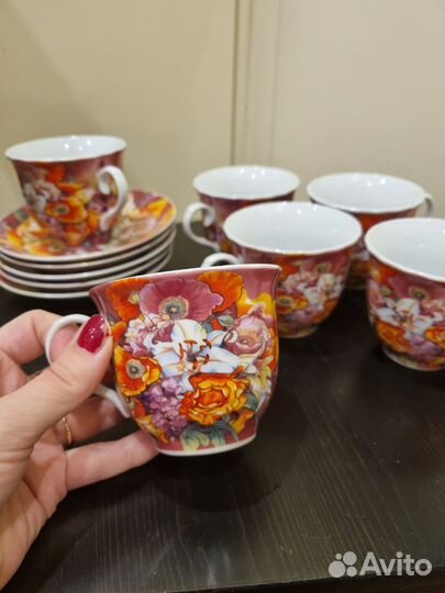 Чайные чашки с блюдцами