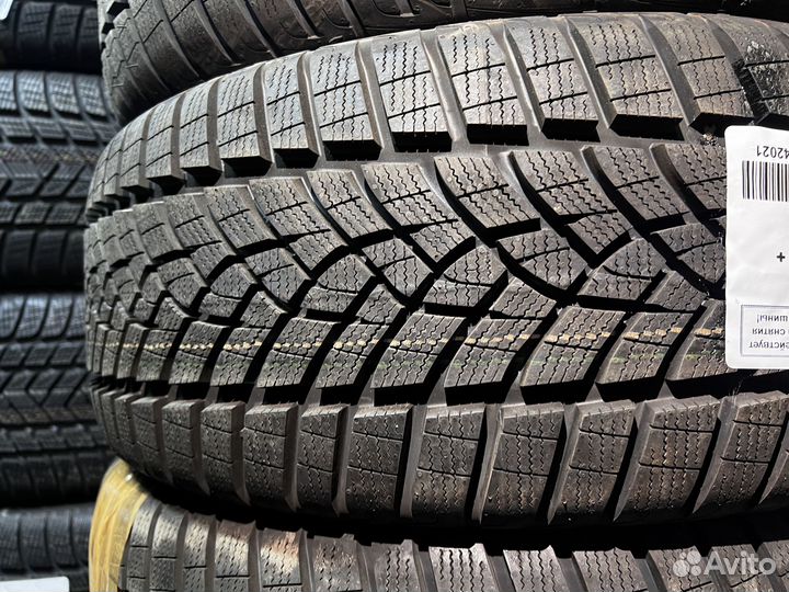 Goodyear UltraGrip Performance+ 245/45 R19