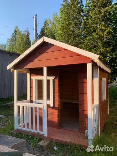 Детский деревянный домик