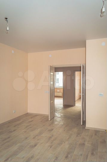 2-к. квартира, 70,4 м², 2/4 эт.