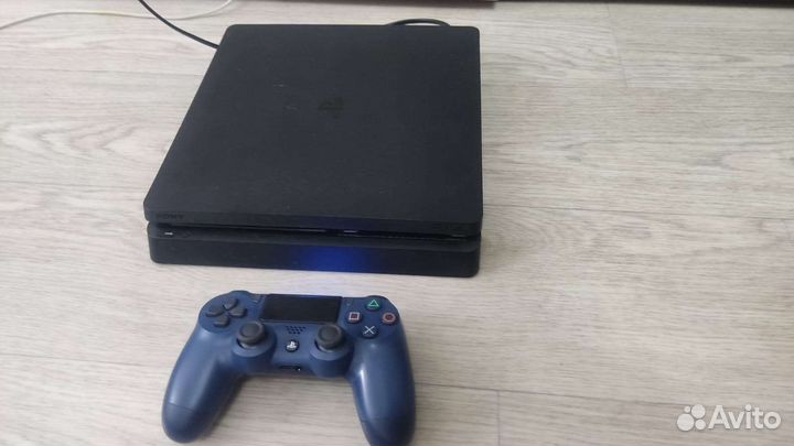 PS4 slim 500 Гб +подписка на год топ игры