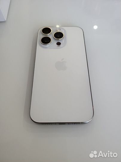 iPhone 15 Pro, 256 ГБ