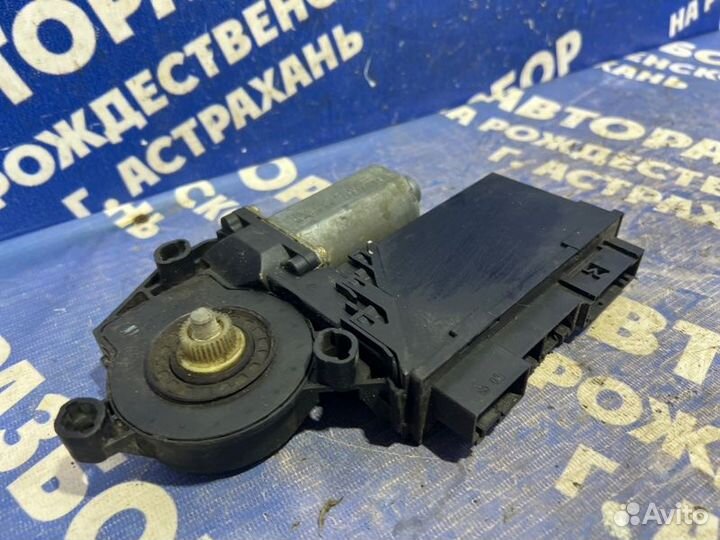 Моторчик стеклоподъемника Volkswagen Touareg