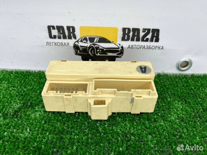 Блок управления предохранителей салона