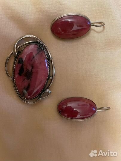 Брошь и серьги из родонита в мельхиоре