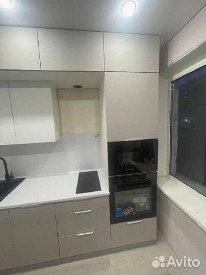 Кухня в потолок