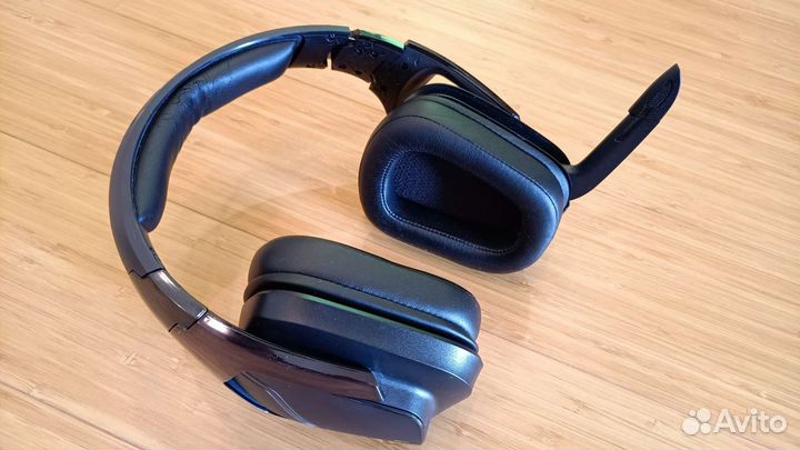 Беспроводные наушники Logitech G935