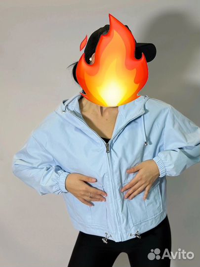 Ветровка женская