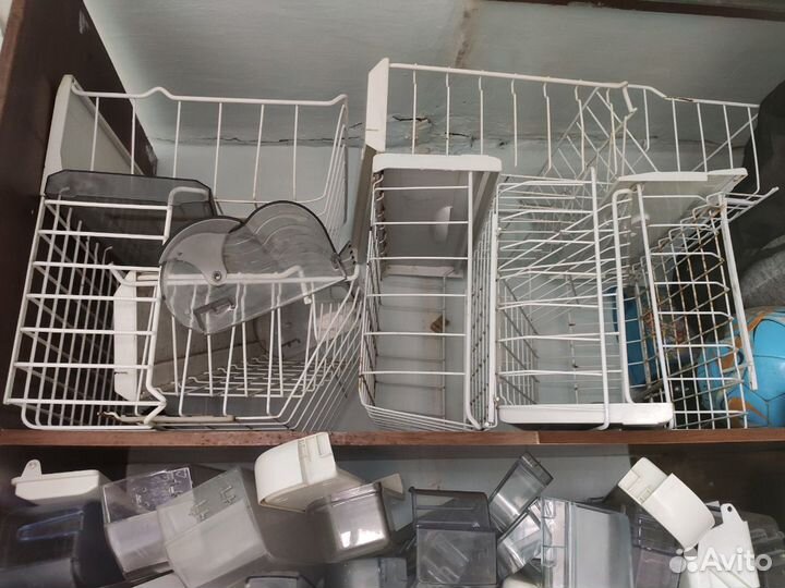 Ящики и полочки, балконы на холодильники