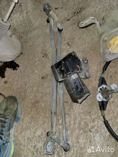 Моторчик дворника на форд эскорт 1996г