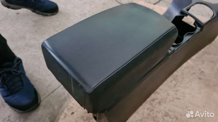 Подлокотник Nissan Qashqai j10 2012