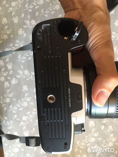 Nikon F65 с батарейным блоком